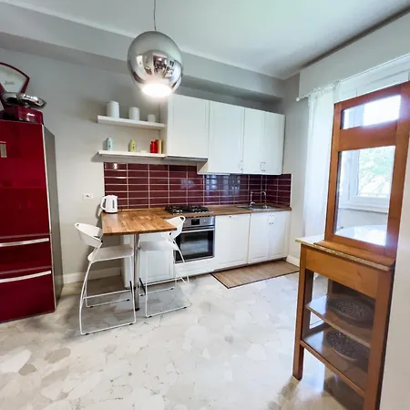 Isola Trendy Retreat - Large Flat, Apartment