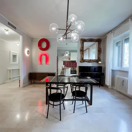 Isola Trendy Retreat - Large Flat, Milano
